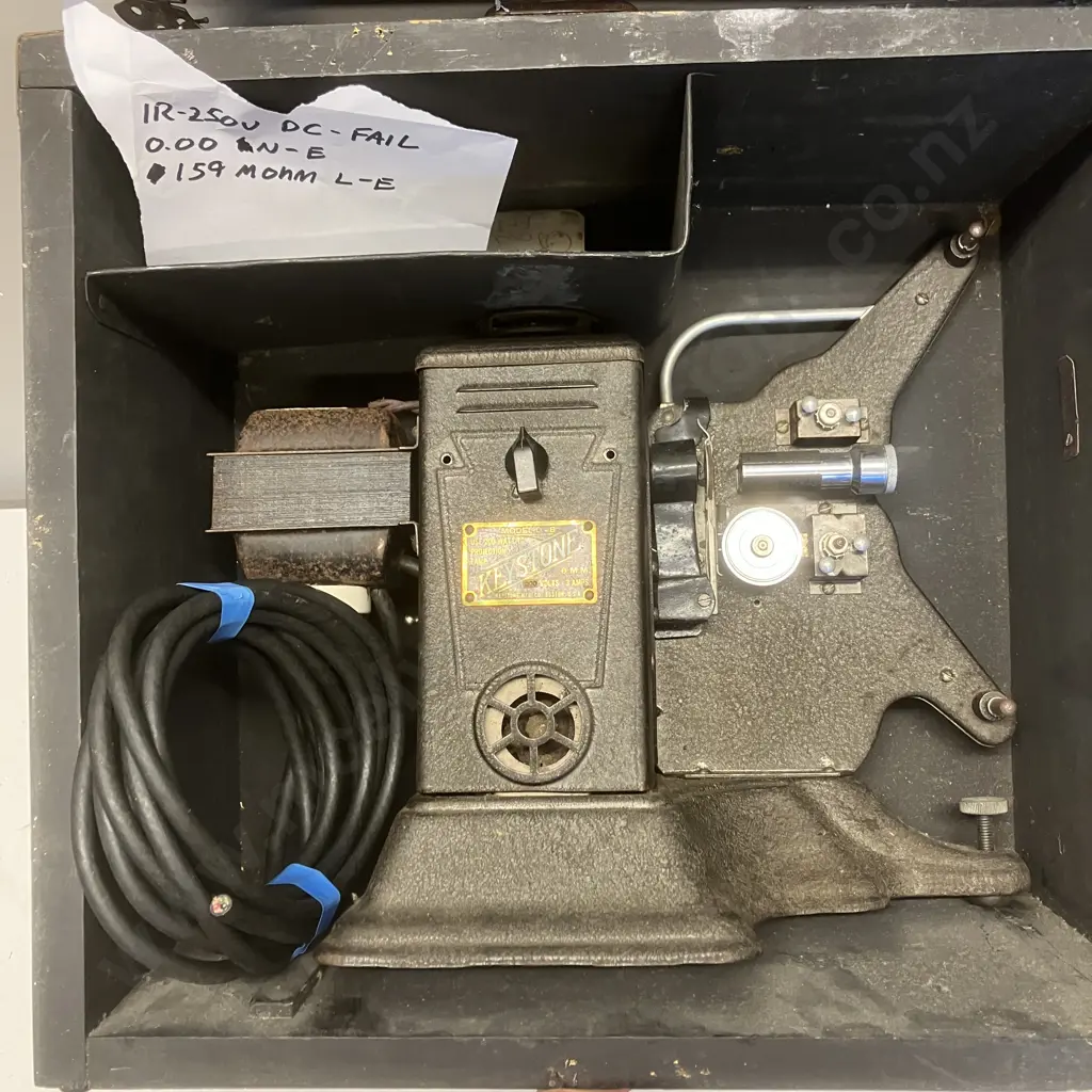 Vintage Keystone Model D-8 Projector In Case (Display Only) Image 1++