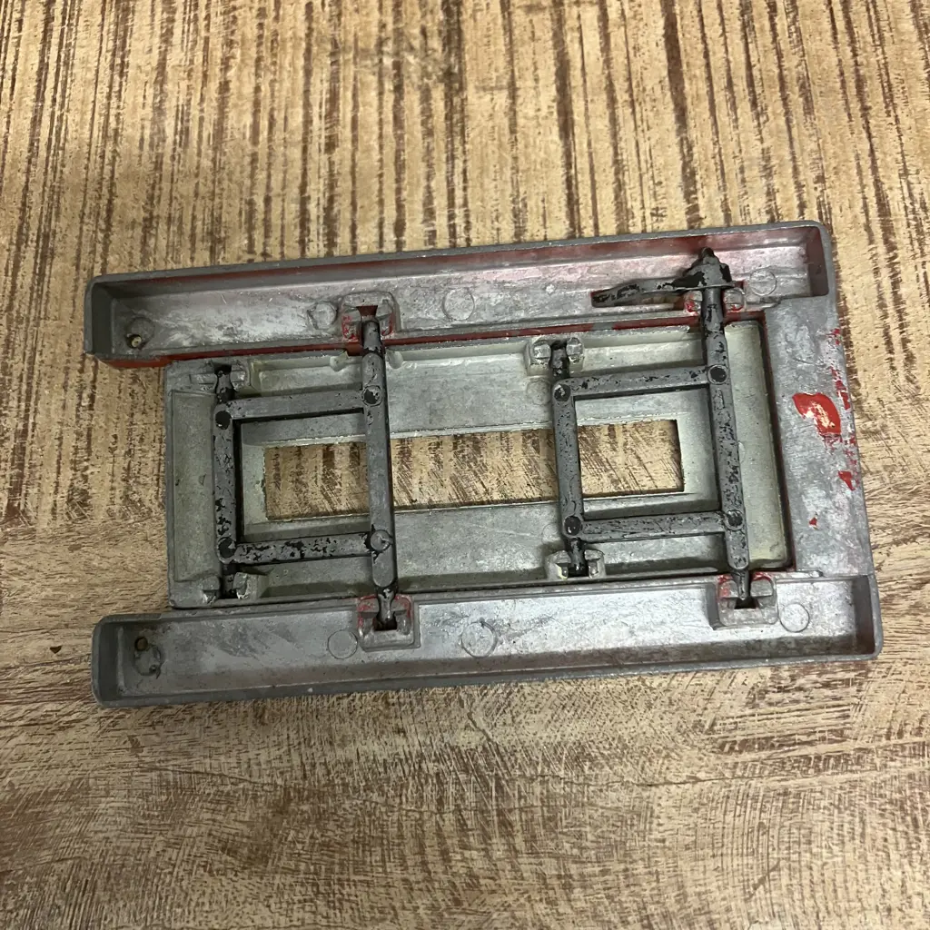 Vintage 1950s Diecast Car Garage Ramp. L12.5cm Image 1++