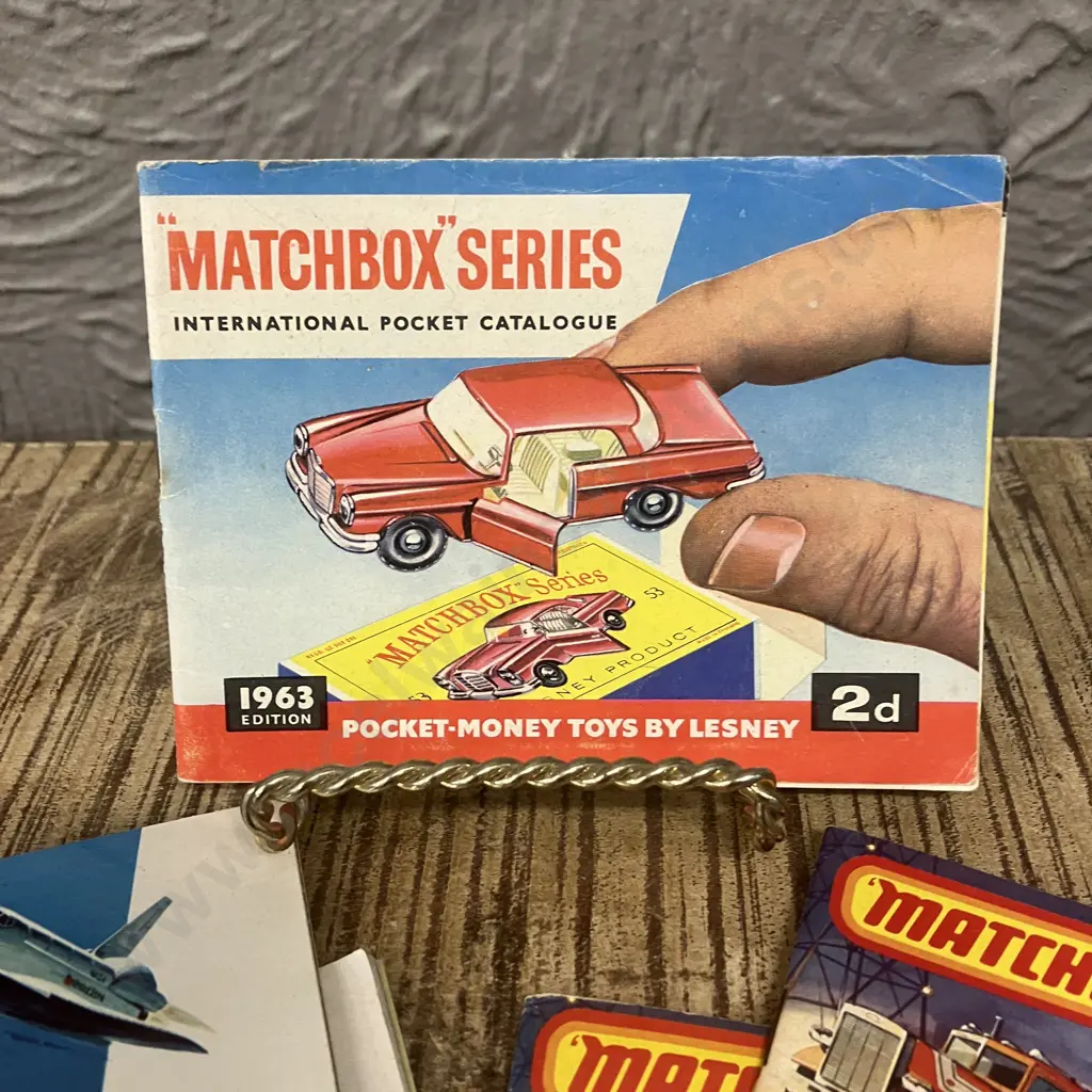 Rare Collectable Matchbox Series International Pocket Catalogue 1963 With Five Matchbox Catalogues 1979 /80 to 1982/83 Image 1++