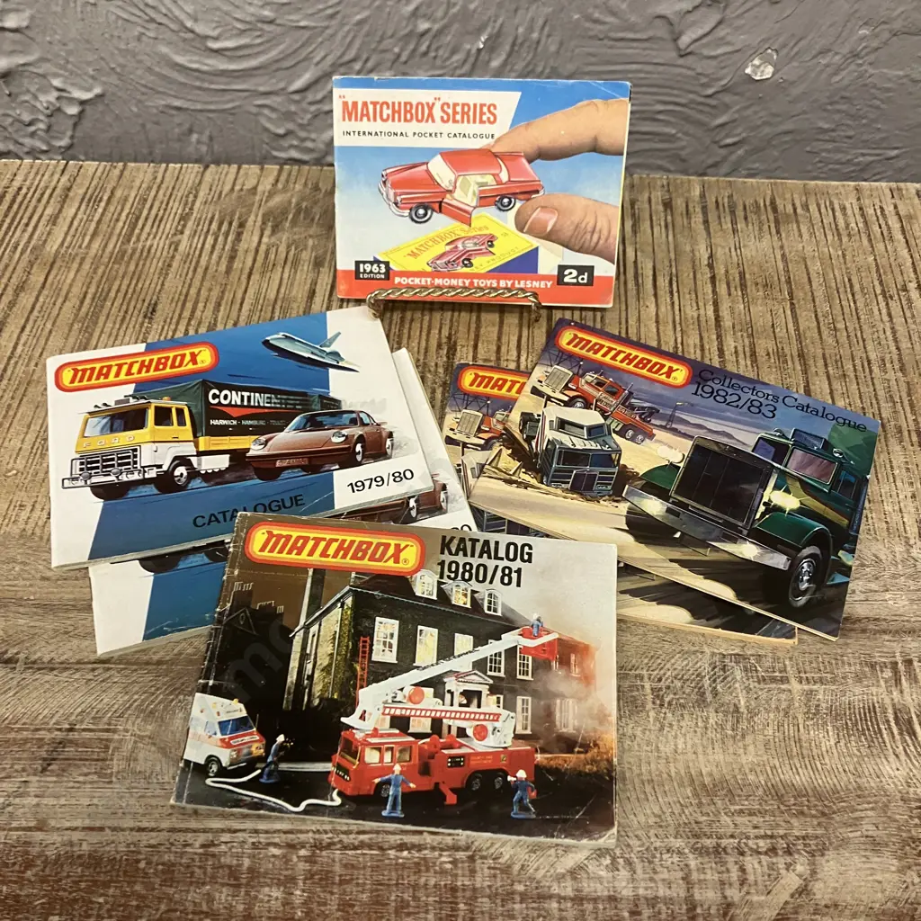 Rare Collectable Matchbox Series International Pocket Catalogue 1963 With Five Matchbox Catalogues 1979 /80 to 1982/83 Image 1++