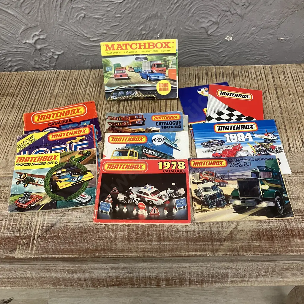 Rare 1969 Matchbox Collector's Catalogue International Edition (2nd Edition) With 10 Matchbox Catalogues 1973 to 1986 Image 1++
