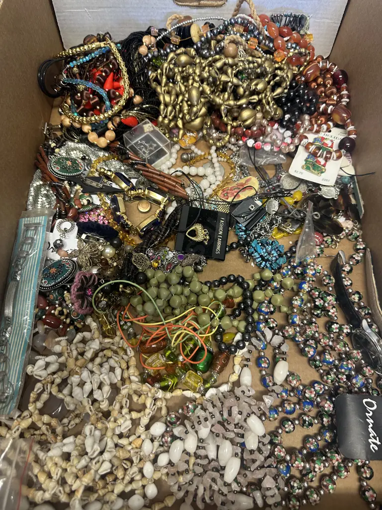 Large Selection Of Costume Jewellery Including Beaded Necklaces Etc Image 1++