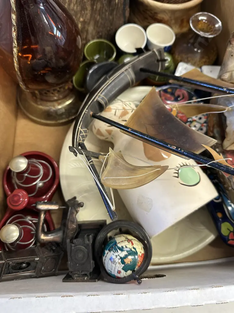 Assorted Vintage Items Incuding Wooden Ware Etc Image 1++