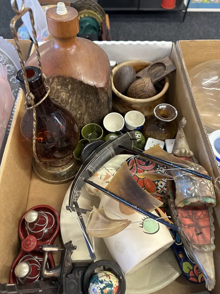 Assorted Vintage Items Incuding Wooden Ware Etc Image 1++