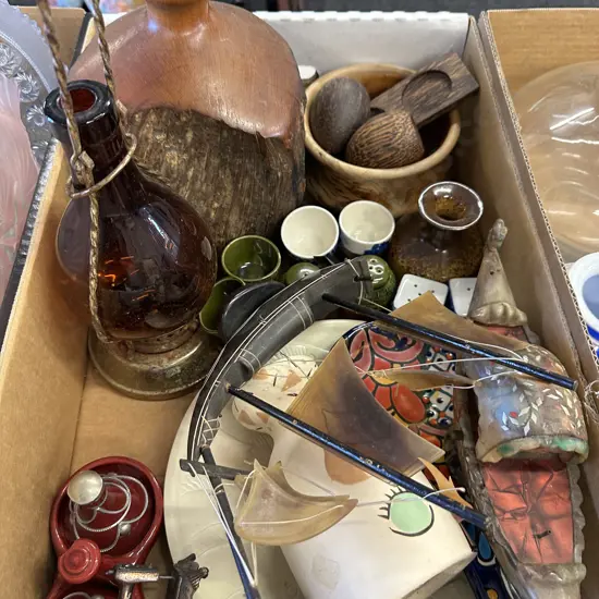Assorted Vintage Items Incuding Wooden Ware Etc
