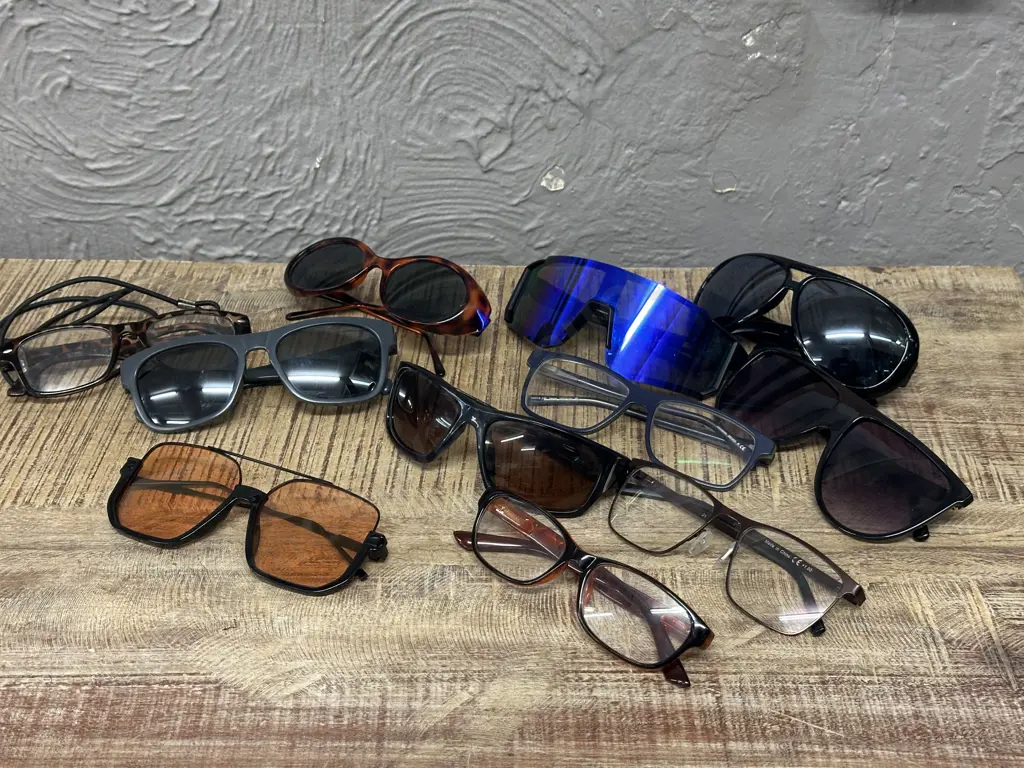 Assorted Sunglasses & Reading Glasses Image 1++