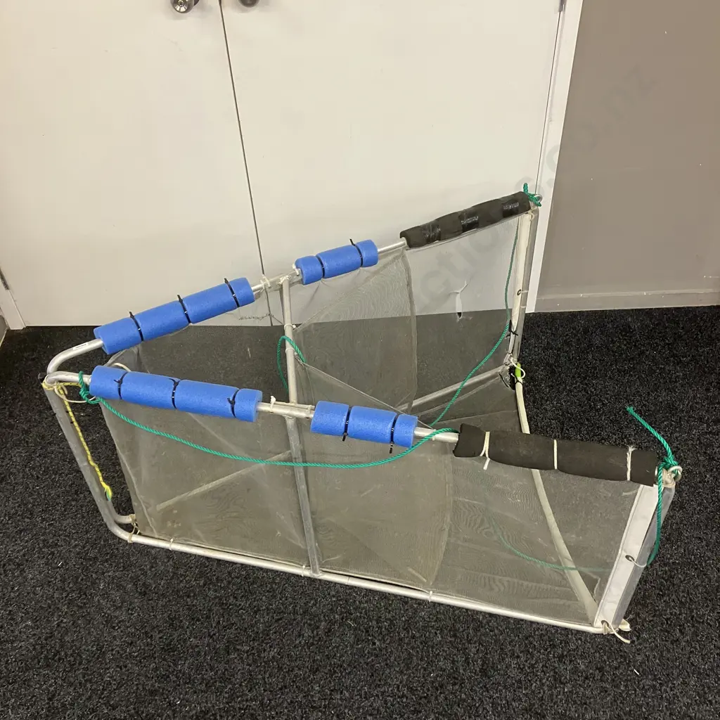 Folding A Frame Whitebait Net. 60 x 126cm Image 1++