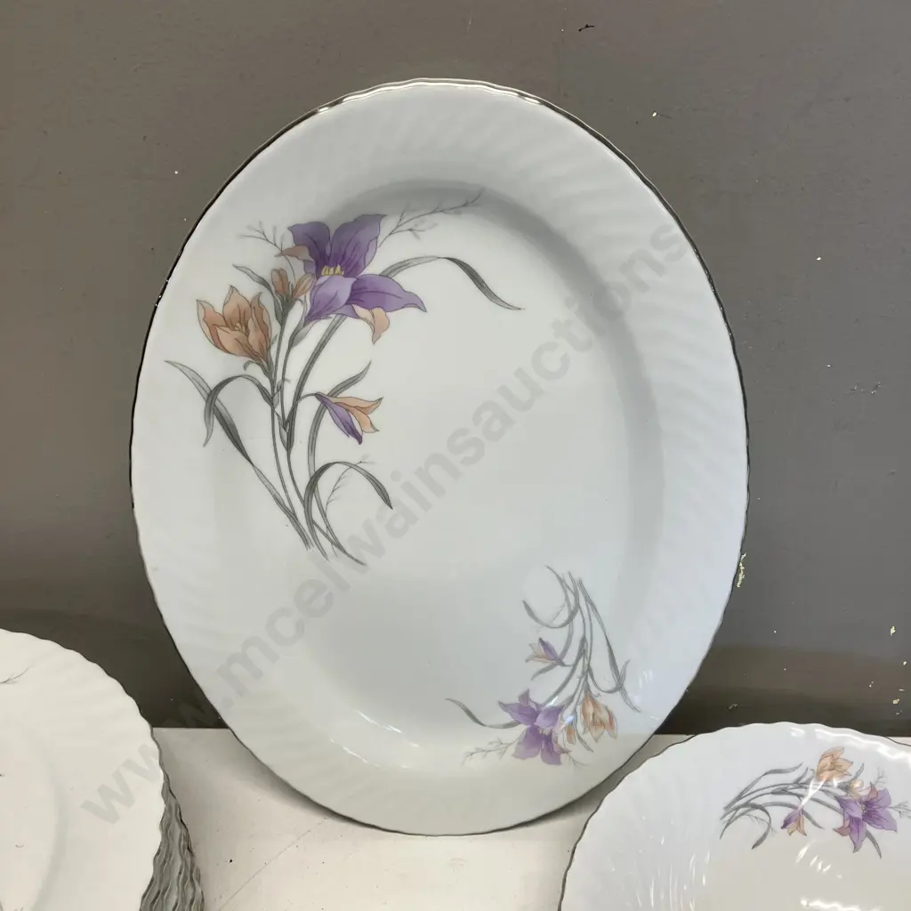 33 Piece Chinese Dinnerware With a Lord NZ Teapot Image 1++