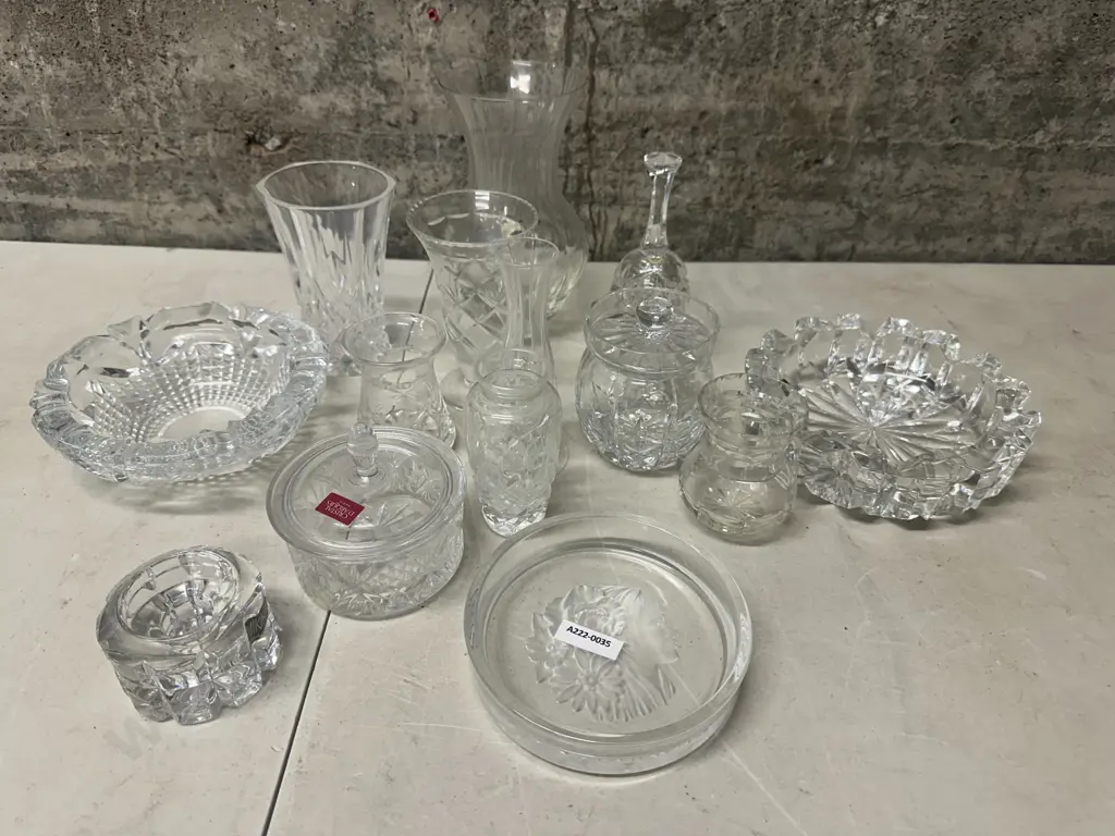 Selection of Crystal & Glass Including Ashtrays, Vases Etc Image 1++