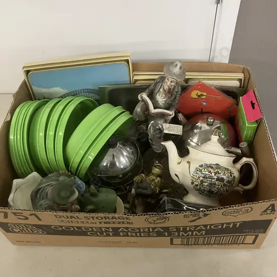Box Lot Tupperware, Price Kensington Teapot, Frog Figurines Etc