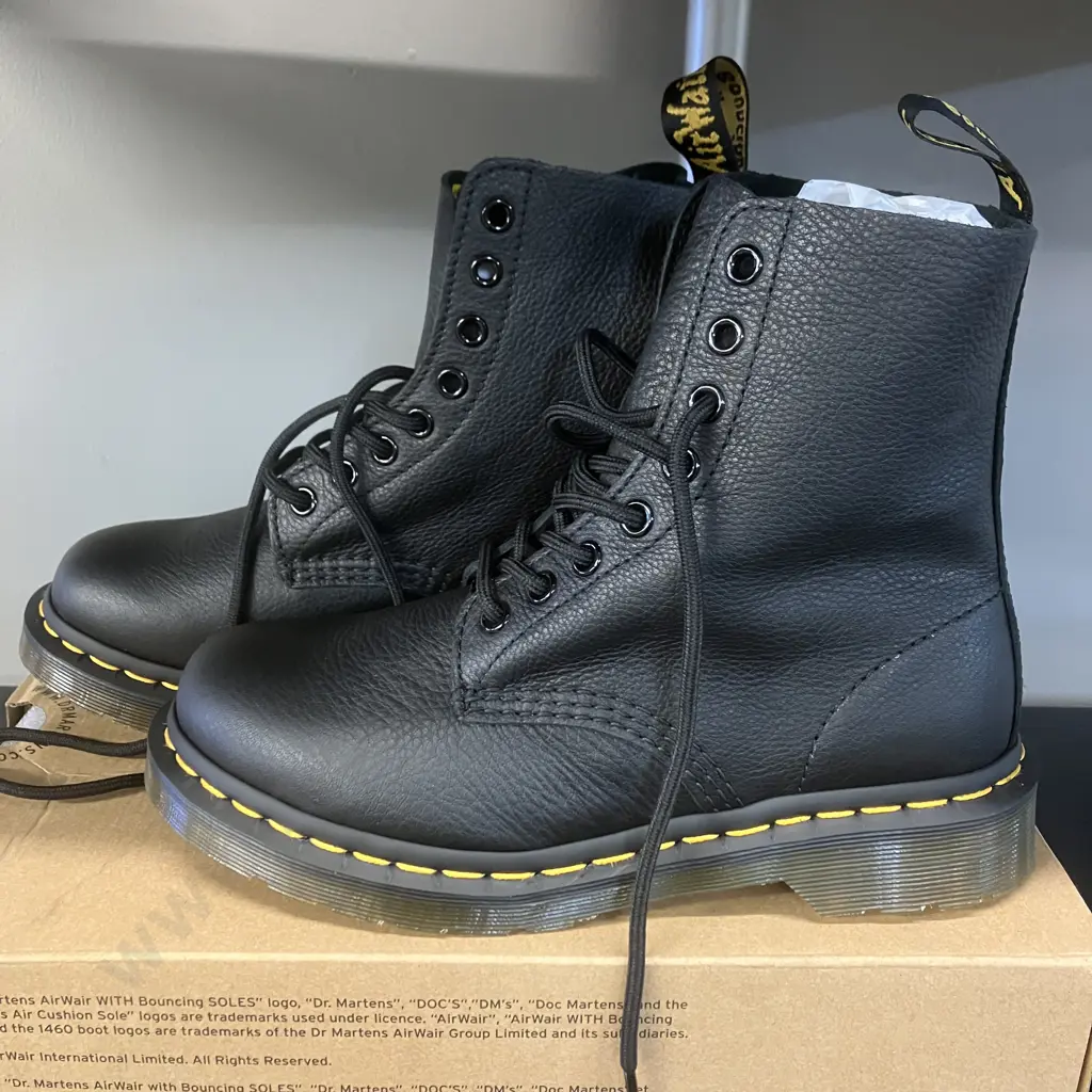 Dr Martens 1460 Pascal Ladies 8-Eye Virginia Black Leather Boots. Size UK4 EU37 Image 1++