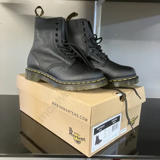 Dr Martens 1460 Pascal Ladies 8-Eye Virginia Black Leather Boots. Size UK4 EU37