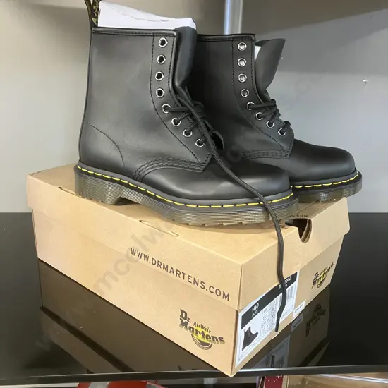 Dr Martens 1460 Nappa Unisex 8-Eye Smooth Black Leather Boots. Size UK3 EU36