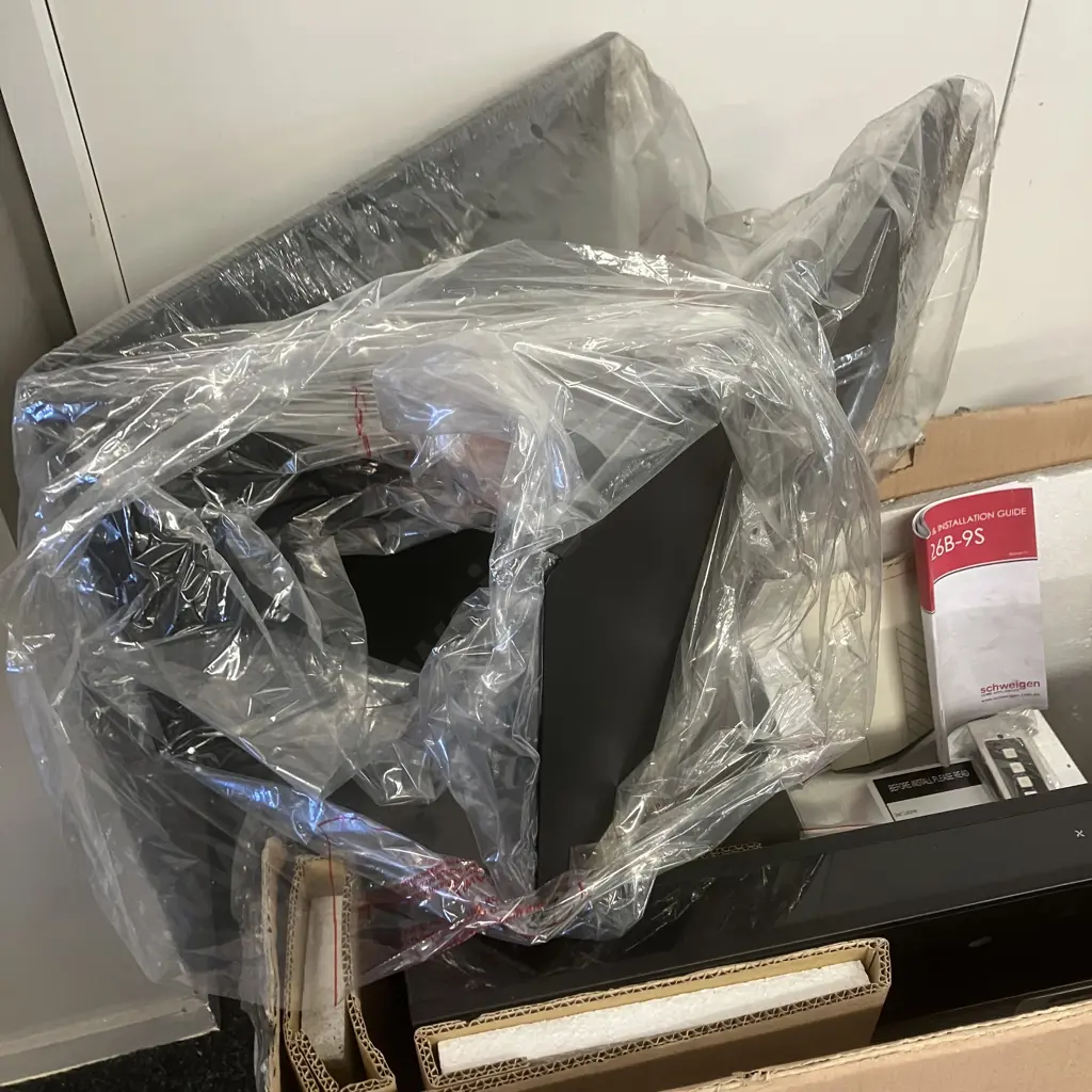 Schweigen Home Appliances Model DS3326B-9S Black Rangehood (As Is) -  Dosent Have a Motor Image 1++