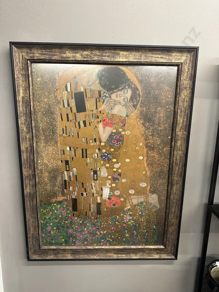 "The Kiss" Framed Artwork By Gustar Klimt Image 1++