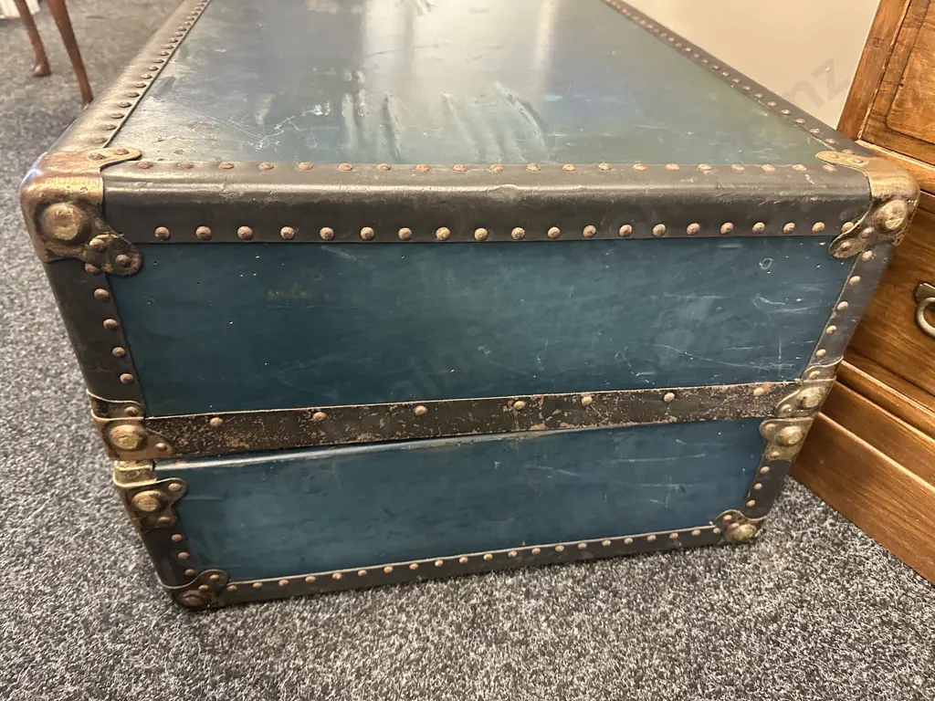 Antique "Victor Wardrobe Luggage" Wardrobe Steamer Trunk. Image 1++