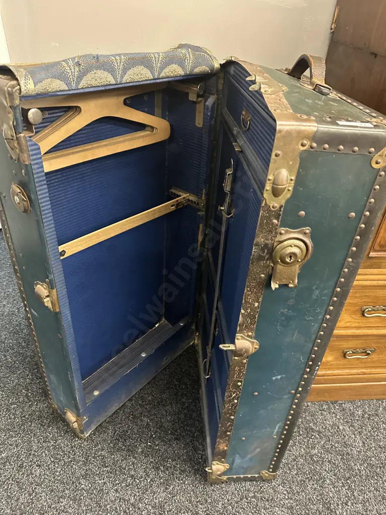 Antique "Victor Wardrobe Luggage" Wardrobe Steamer Trunk. Image 1++