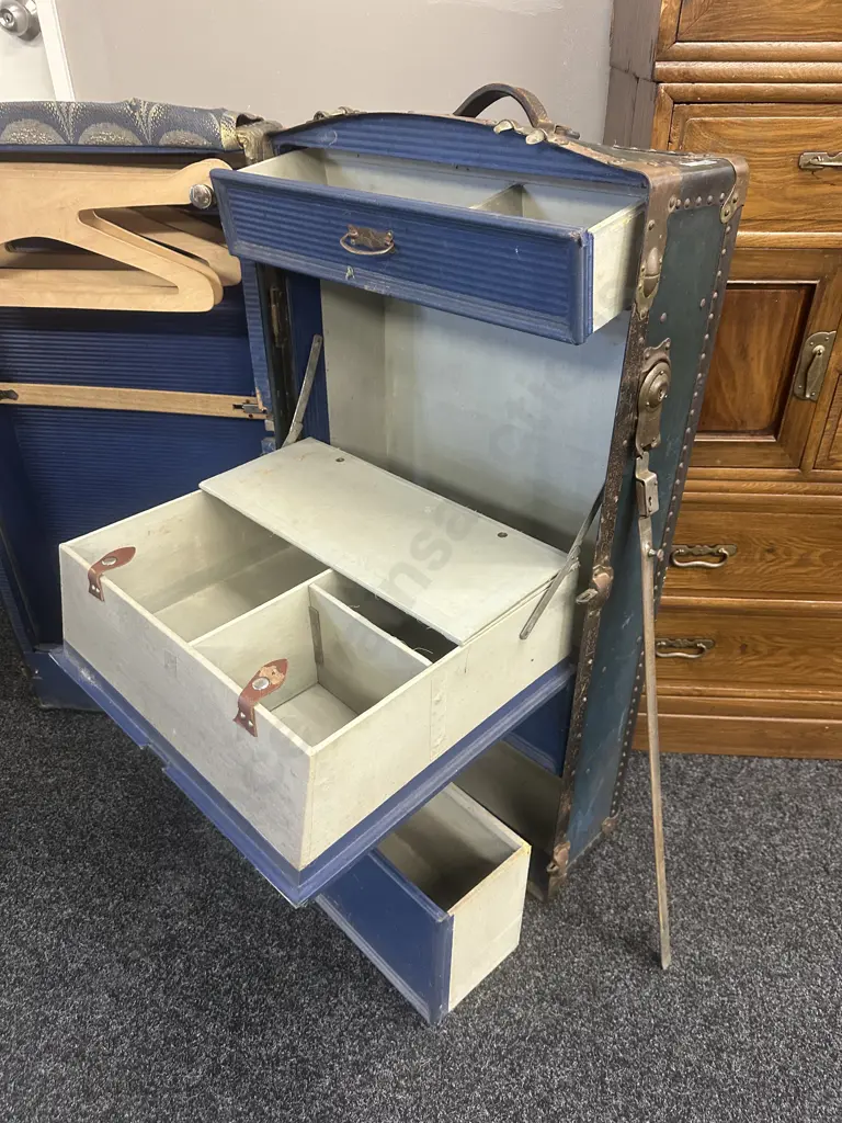 Antique "Victor Wardrobe Luggage" Wardrobe Steamer Trunk. Image 1++