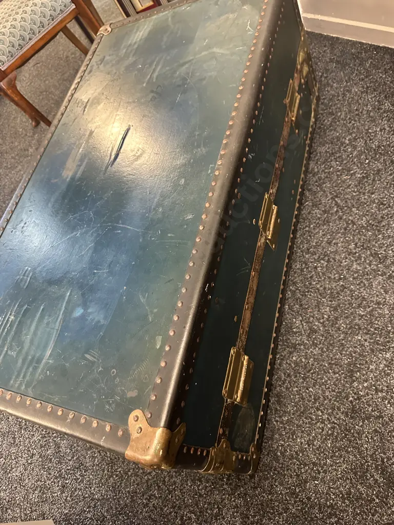 Antique "Victor Wardrobe Luggage" Wardrobe Steamer Trunk. Image 1++