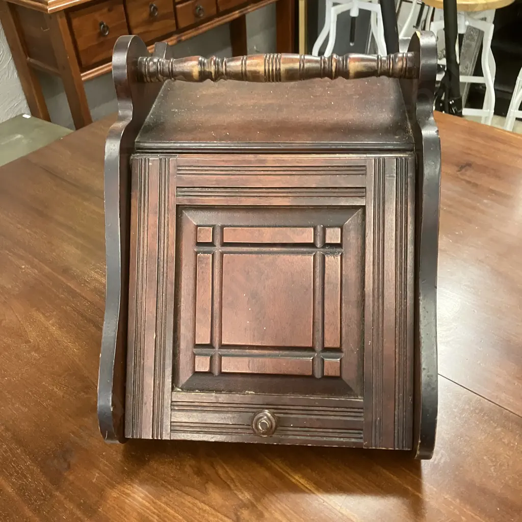 Antique Mahogany Coal Scuttle Image 1++
