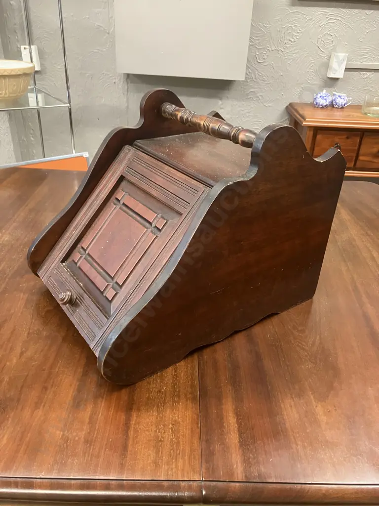 Antique Mahogany Coal Scuttle Image 1++