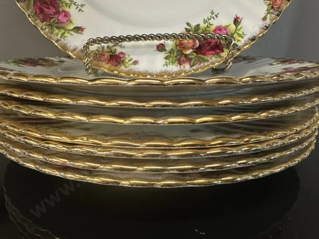 Royal Albert Old Country Roses Luncheon Salad/Dinner Plates x8 Dia26.5cm. Image 1++