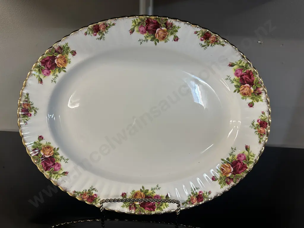 Royal Albert Old Country Roses Oval Serving Platter L38.5,D30cm. Image 1++
