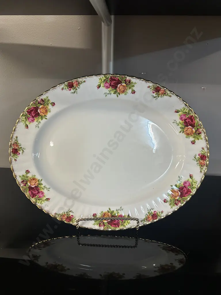 Royal Albert Old Country Roses Oval Serving Platter L38.5,D30cm. Image 1++