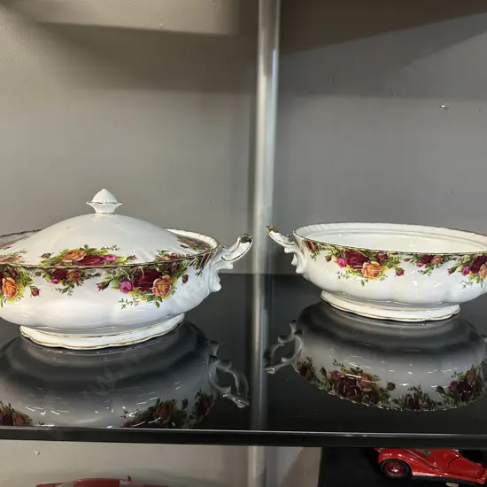 Royal Albert Old Country Roses Lidded Tureen With 1x Tureen Bowl No Lid Dia22cm.
