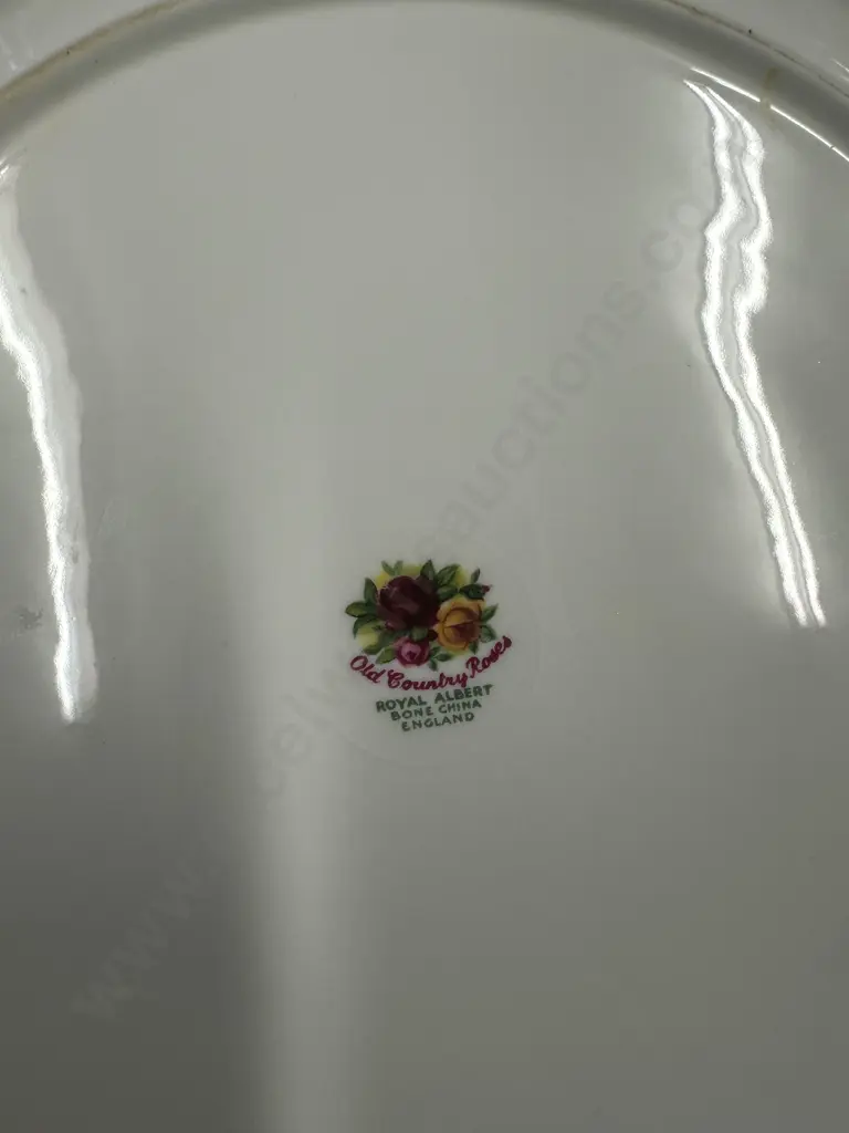 Royal Albert Old Country Roses Serving/Cake Plate 26cm. Image 1++