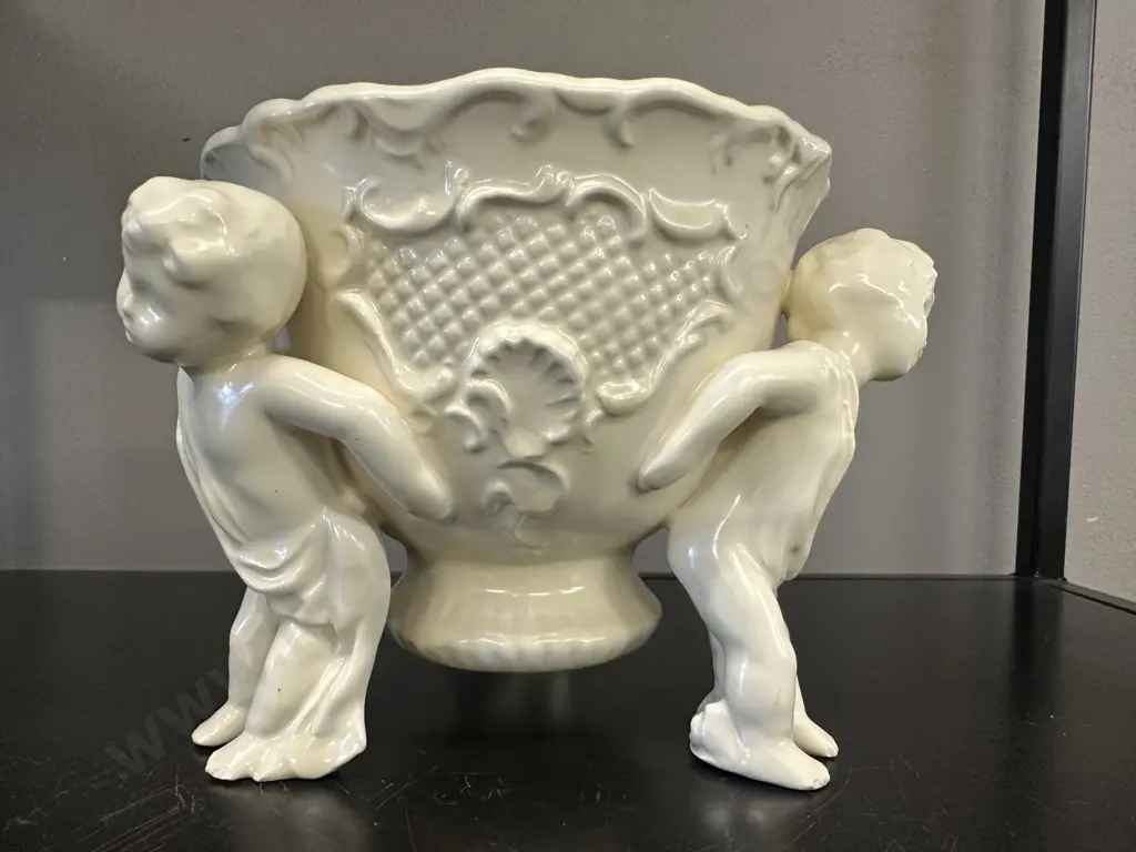 Vintage Cream Pedestal Planter Bowl Cherubs Holding #1365 H13cm. Image 1++