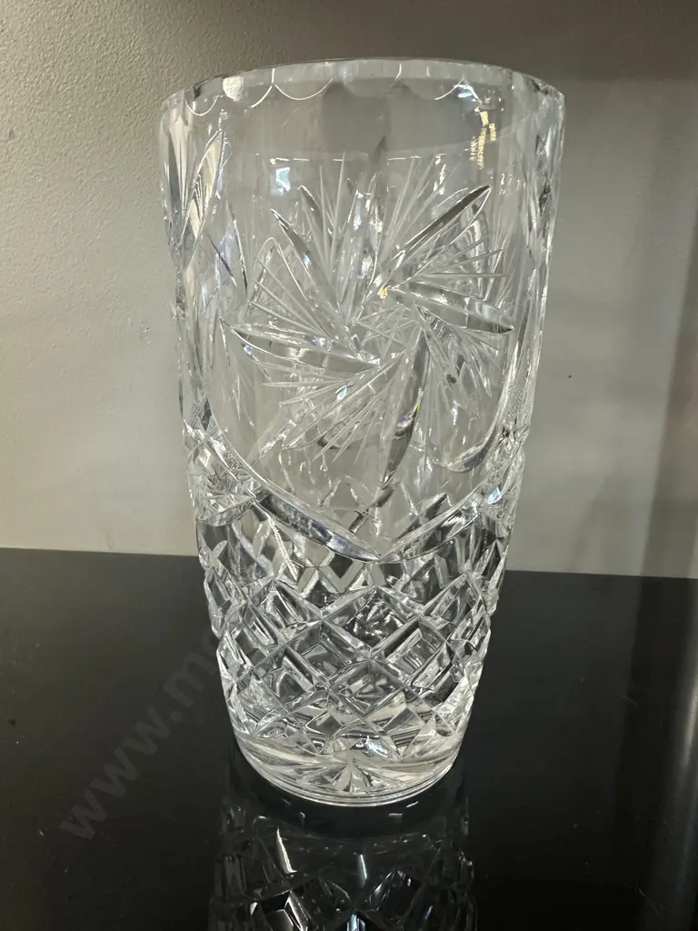 Vintage Hand Cut Lead Crystal Vase H20cm. Image 1++