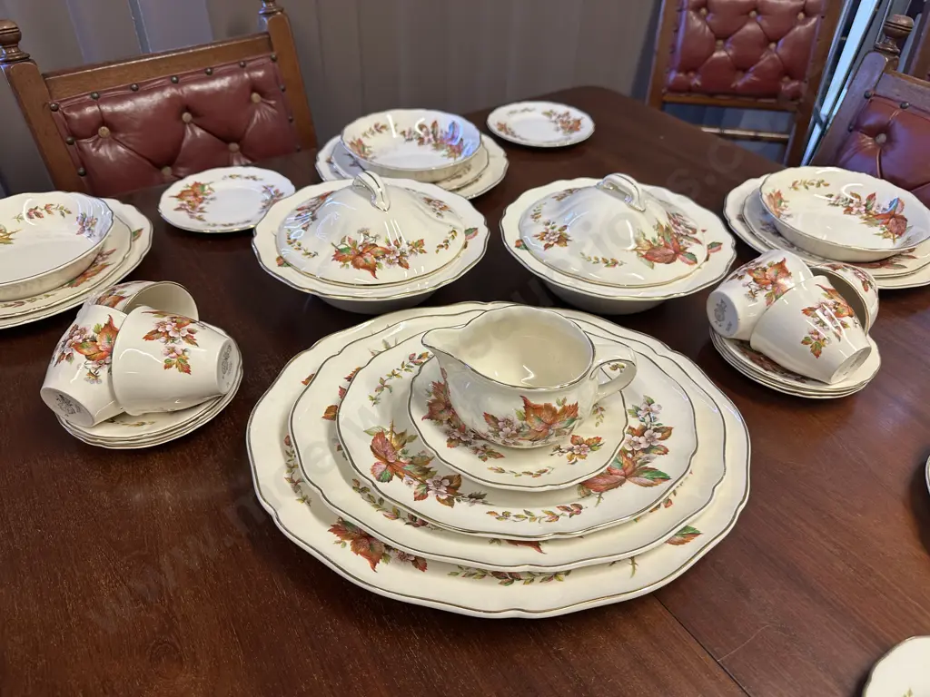 Royal Doulton Dinner Set Wilton Pattern #D6226 The Autumn/Fall Leaves Service For Six Including Serving Dishes Etc  Image 1++