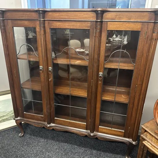 Vintage Mahogany Glazed Display Cabinet With 3 Leadlight Doors. H137 W132 D39cm