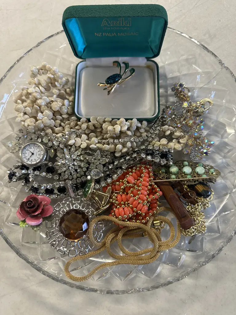 Selection Of Costume Jewellery Including Paua Mosaic Brooch Etc Image 1++