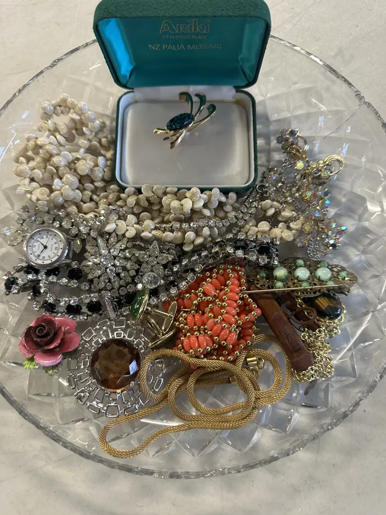 Selection Of Costume Jewellery Including Paua Mosaic Brooch Etc Image 1++