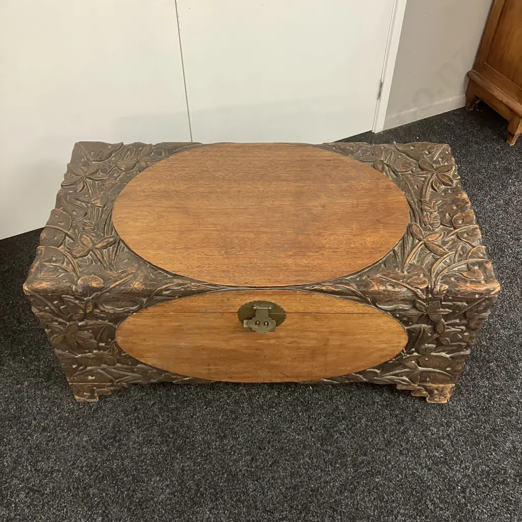 Large Vintage Chinese Carved Chest / Camphorwood Linen Trunk - Art Dec 1930s? With Sliding Pin Lock But No Key Image 1++