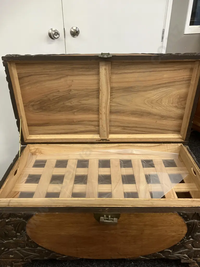 Large Vintage Chinese Carved Chest / Camphorwood Linen Trunk - Art Dec 1930s? With Sliding Pin Lock But No Key Image 1++