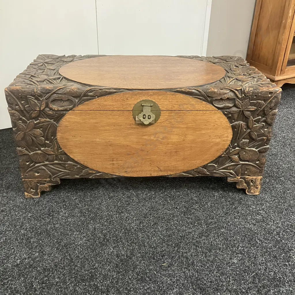 Large Vintage Chinese Carved Chest / Camphorwood Linen Trunk - Art Dec 1930s? With Sliding Pin Lock But No Key Image 1++