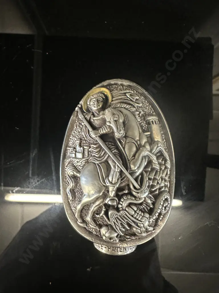 Sculpture In 995 Silver With Hallmarks Egg Shape With 2 Scenes - Virgin Mary With Jesus / St George On His Horse. H8cm Image 1++