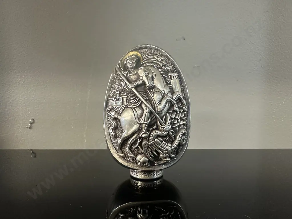 Sculpture In 995 Silver With Hallmarks Egg Shape With 2 Scenes - Virgin Mary With Jesus / St George On His Horse. H8cm Image 1++
