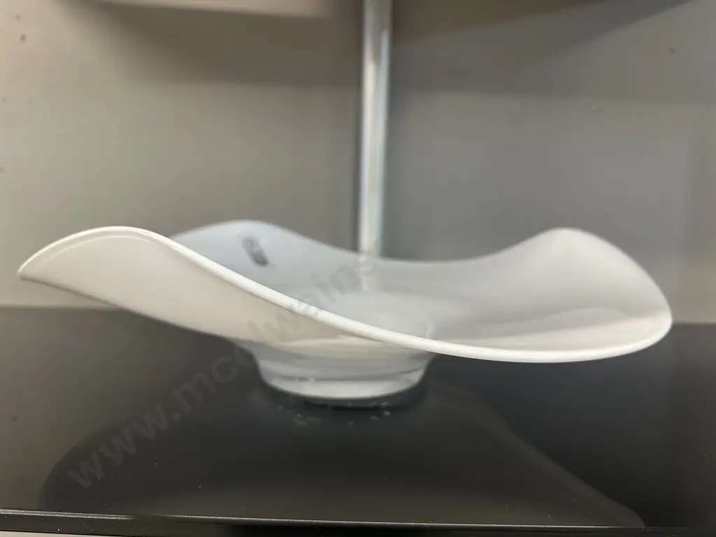 Large 'Splash' White Bowl Dia39cm. Image 1++