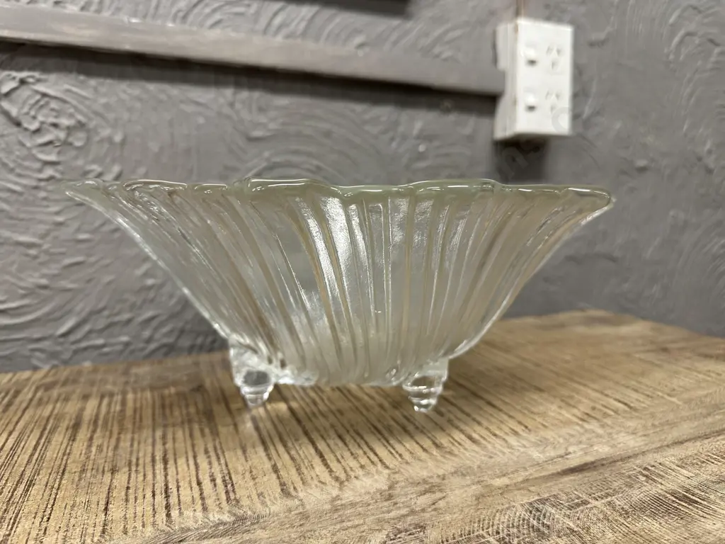 Vintage Footed ConchShell Clear Textured Bowl H13,W28,D29cm Image 1++
