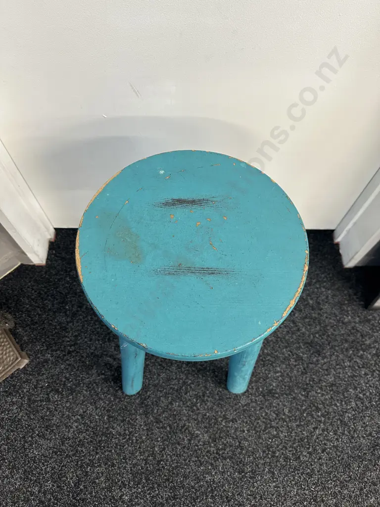 Vintage Shabby Chic Stool H50cm. Image 1++