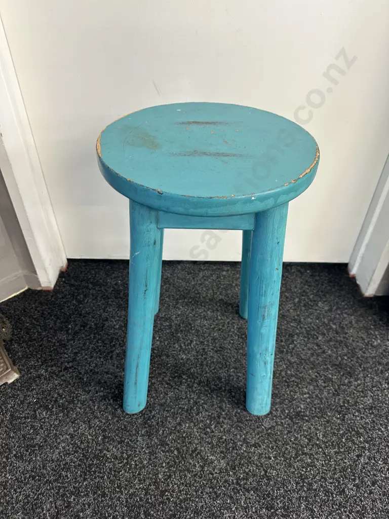 Vintage Shabby Chic Stool H50cm. Image 1++