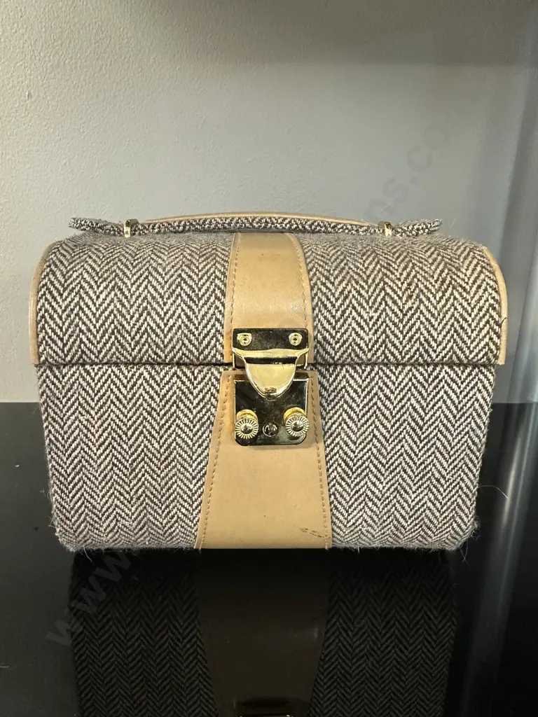 Vintage Tweed Style Jewellery Case H15,W18.5,D17cm. Image 1++