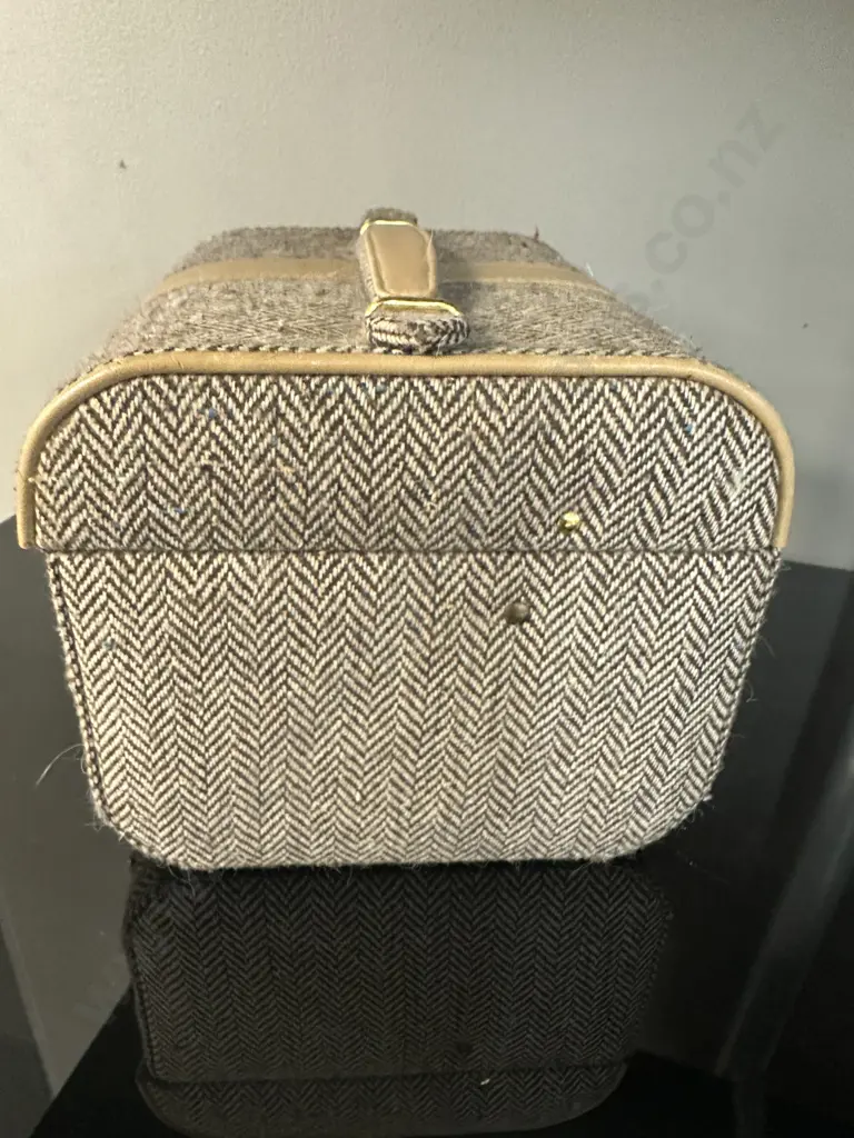 Vintage Tweed Style Jewellery Case H15,W18.5,D17cm. Image 1++