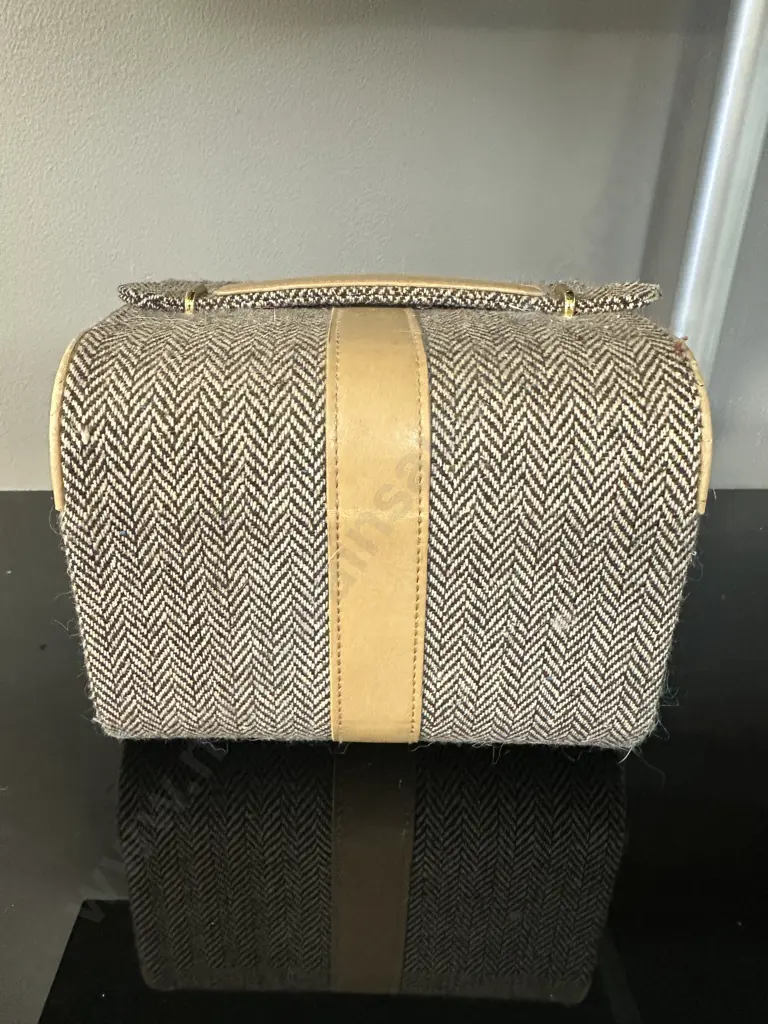 Vintage Tweed Style Jewellery Case H15,W18.5,D17cm. Image 1++