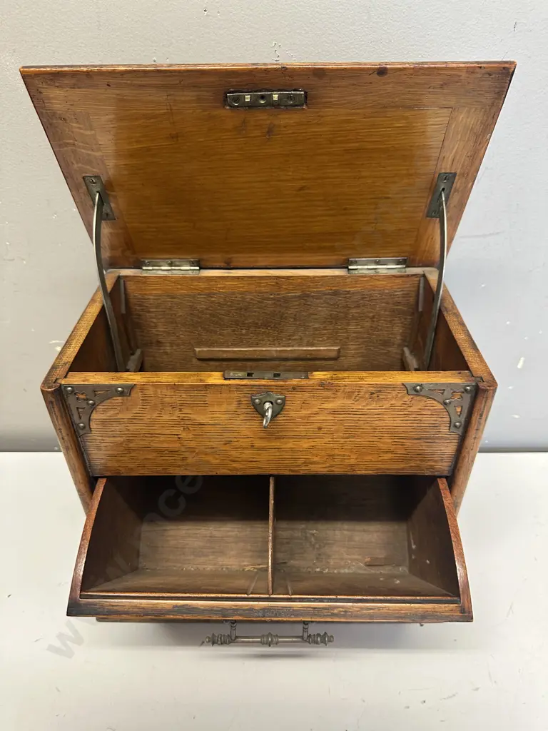 Antique Oak Collectors Cabinet Chest H28,W32.5,D20cm. Image 1++