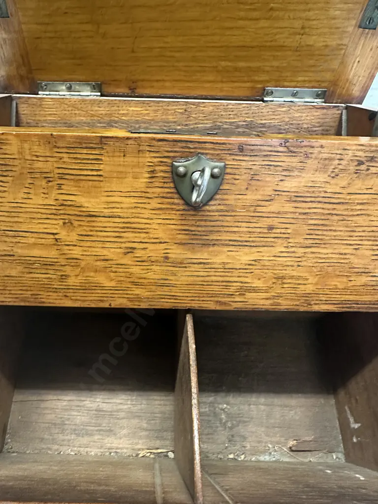 Antique Oak Collectors Cabinet Chest H28,W32.5,D20cm. Image 1++